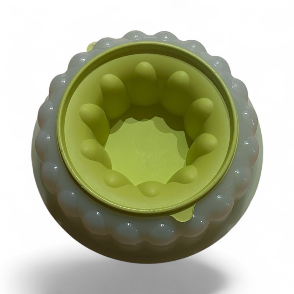 Tupperware Jello mold. Like new